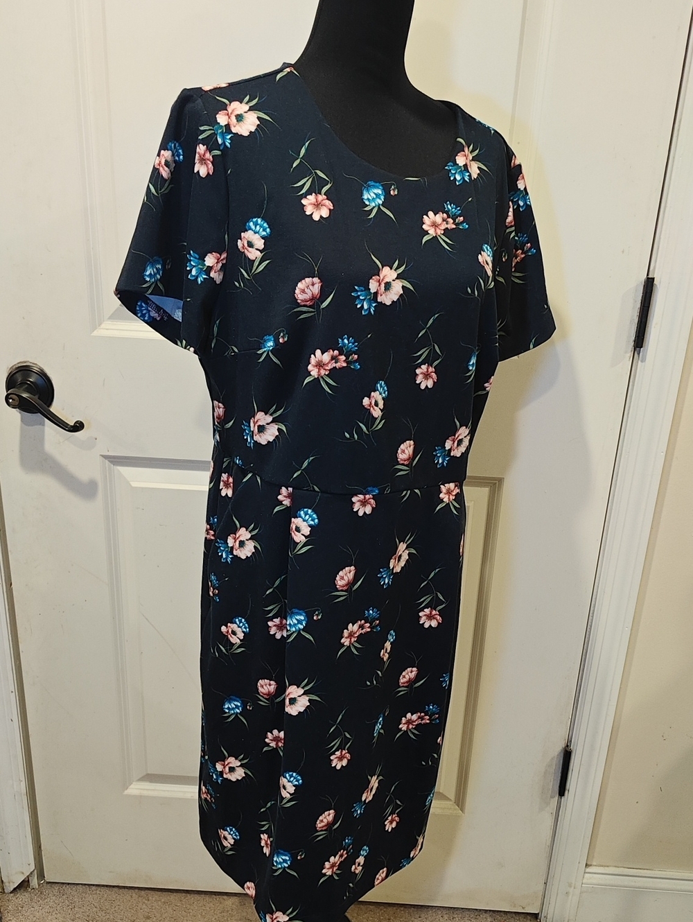 Floral Navy Short Sleeve Shift Dress